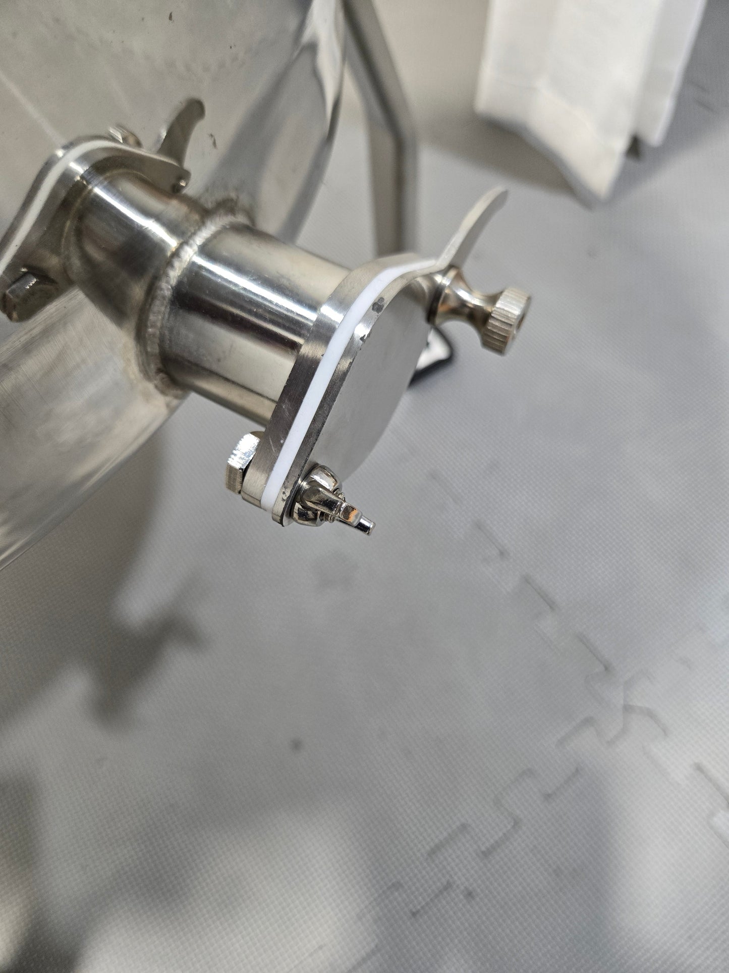 E8 Honey Extractor - 8 Frame Motorized